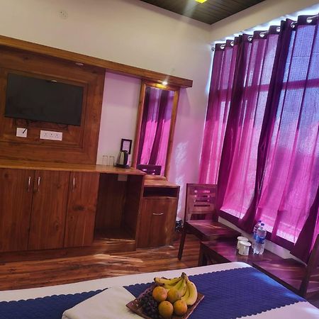 Hotel Kasauli View Cafe Restaurant Open Terrace Mountain View 외부 사진