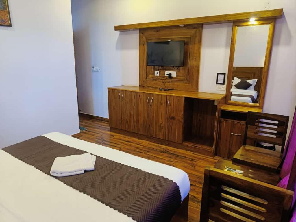 Hotel Kasauli View Cafe Restaurant Open Terrace Mountain View 외부 사진