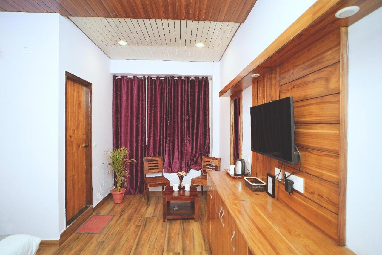 Hotel Kasauli View Cafe Restaurant Open Terrace Mountain View 외부 사진