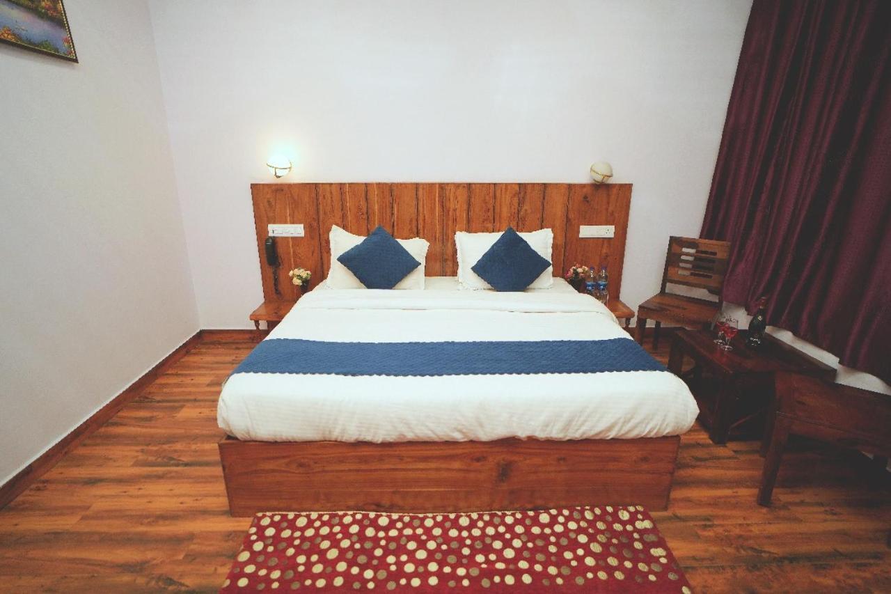Hotel Kasauli View Cafe Restaurant Open Terrace Mountain View 외부 사진