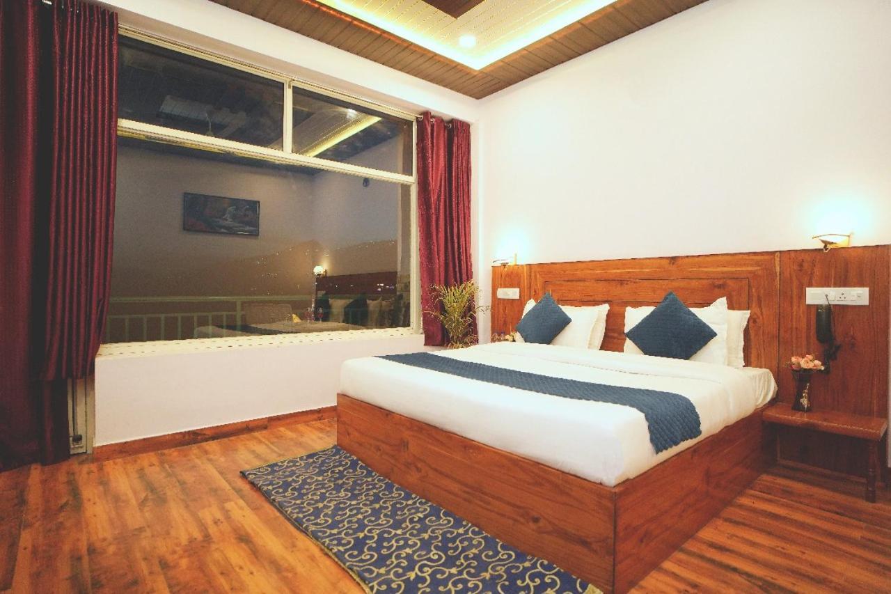 Hotel Kasauli View Cafe Restaurant Open Terrace Mountain View 외부 사진