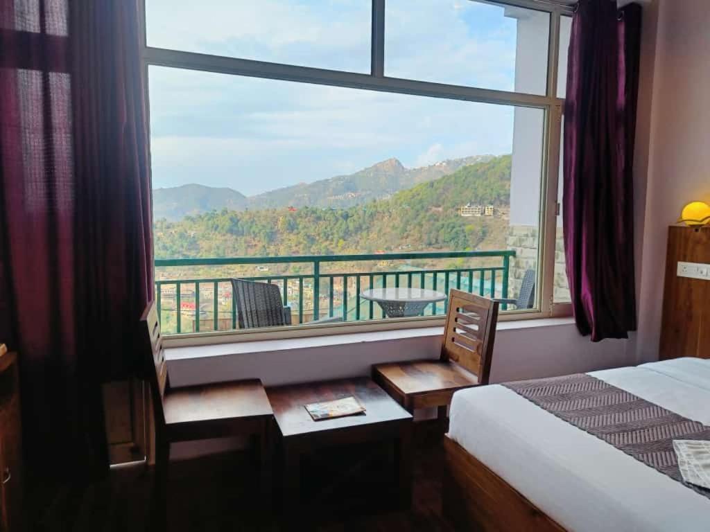 Hotel Kasauli View Cafe Restaurant Open Terrace Mountain View 외부 사진