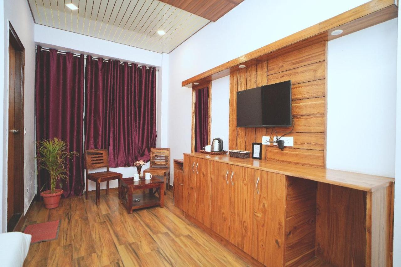 Hotel Kasauli View Cafe Restaurant Open Terrace Mountain View 외부 사진